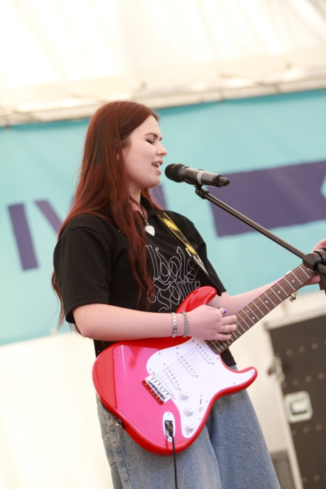 Family Festival – Daisy Ball